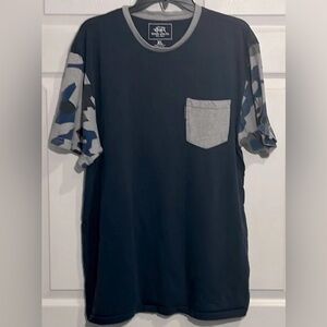 Ecko men’s blue and gray tee with camo sleeves - size XL